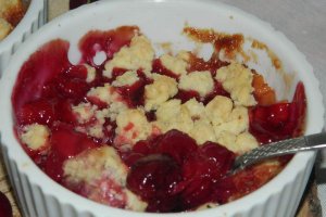Crumble cu visine