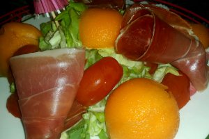 Salata cu pepene galben