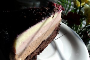 Tort cu trei tipuri de mousse