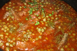 Mancare de mazare cu stroganoff de vitel