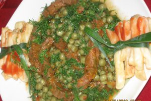 Mancare de mazare cu stroganoff de vitel