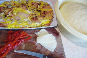 Sandwich-uri din aluat, cu omleta si alte ingrediente, la Panini Maker Breville