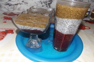 Budinca de chia cu fructe
