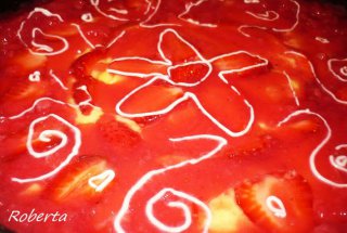 Tarta cu capsuni Rocsi