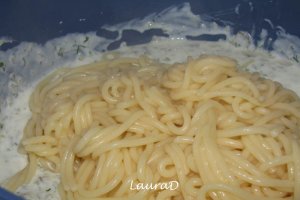 Spaghete cu sos acrisor