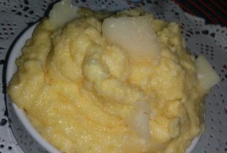 Mamaliga cremoasa cu lapte si parmezan
