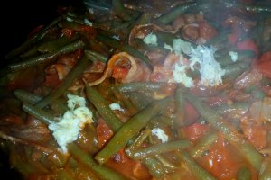 Mancarica de fasole verde cu sos de rosii