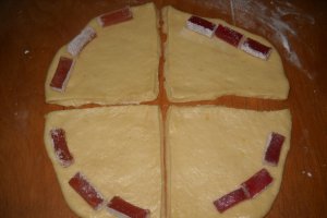 Cornuri pufoase cu rahat
