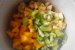Pepene galben umplut cu salata de fructe-3