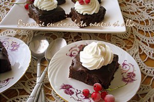 Brownie cu ciocolata neagra si alba