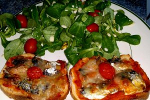 Bruschetta cu sardine