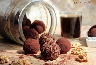 Trufe cu caramel, nuca si cacao