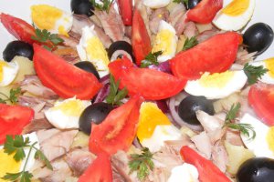 Salată cu macrou afumat