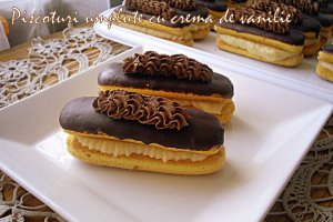 Desert piscoturi umplute cu crema de vanilie
