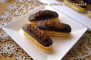 Desert piscoturi umplute cu crema de vanilie