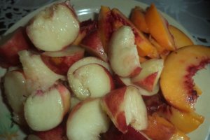 Prajitura pufoasa si aromata cu fructe si seminte