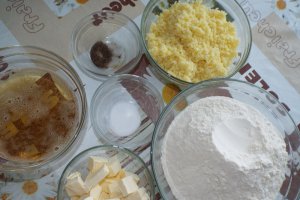 Biscuiti cu bere si cascaval