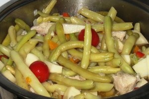 Fasole galbena cu carne de porc