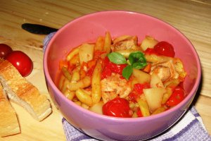Fasole galbena cu carne de porc