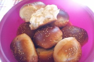 Chifle cu branza dulce si stafide