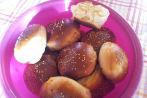 Chifle cu branza dulce si stafide