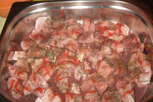 Cuburi de porc picante