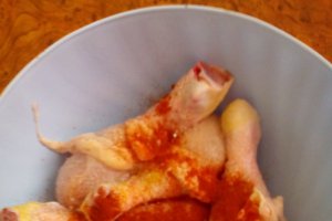 Orez cu legume si pulpe in sos
