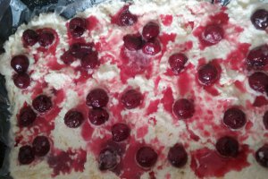 Tort cu crema de vanilie si ciocolata (fara coacere)