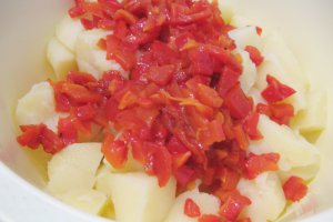 Salata de cartofi cu ardei copti