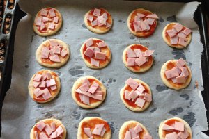 Mini pizza la cuptor
