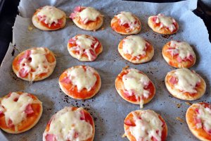 Mini pizza la cuptor