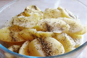 Cartofi gratinati cu afumatura