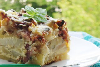 Cartofi gratinati cu afumatura