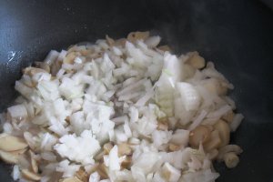 Salata de vinete cu ardei copti si ciuperci