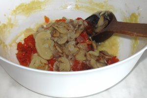 Salata de vinete cu ardei copti si ciuperci