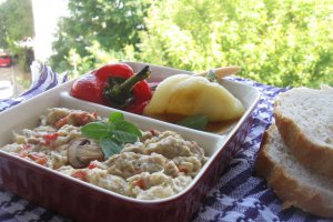 Salata de vinete cu ardei copti si ciuperci