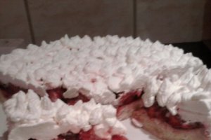 Tarta cu capsuni