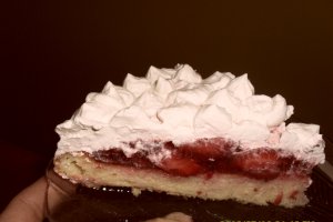 Tarta cu capsuni