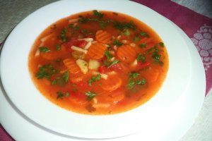 Ciorba de rosii cu paste fainoase