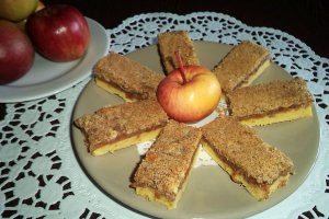 Prajitura rasturnata cu mere