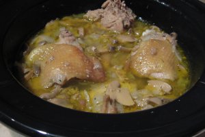 Pui cu ciuperci si sos de smantana cu usturoi - slow cooker Crock-Pot 4,7 L