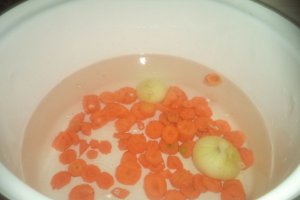 Supa de galuste cu pasta de tomate