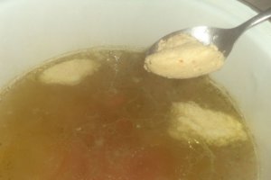 Supa de galuste cu pasta de tomate