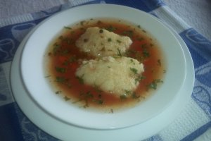 Supa de galuste cu pasta de tomate