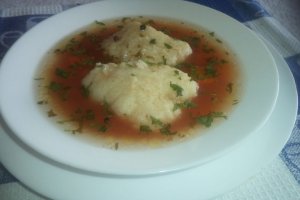 Supa de galuste cu pasta de tomate