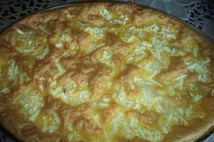 Budinca de cartofi cu branzeturi si ou la cuptor