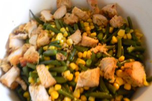 Salata de fasole verde cu piept de curcan
