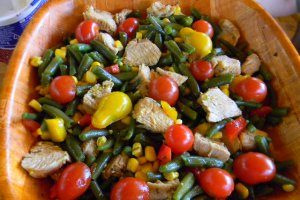 Salata de fasole verde cu piept de curcan