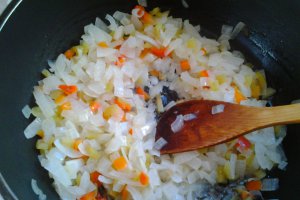 Penne cu sos de rosii si sunca afumata
