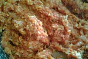 Rosii umplute cu carne tocata si orez